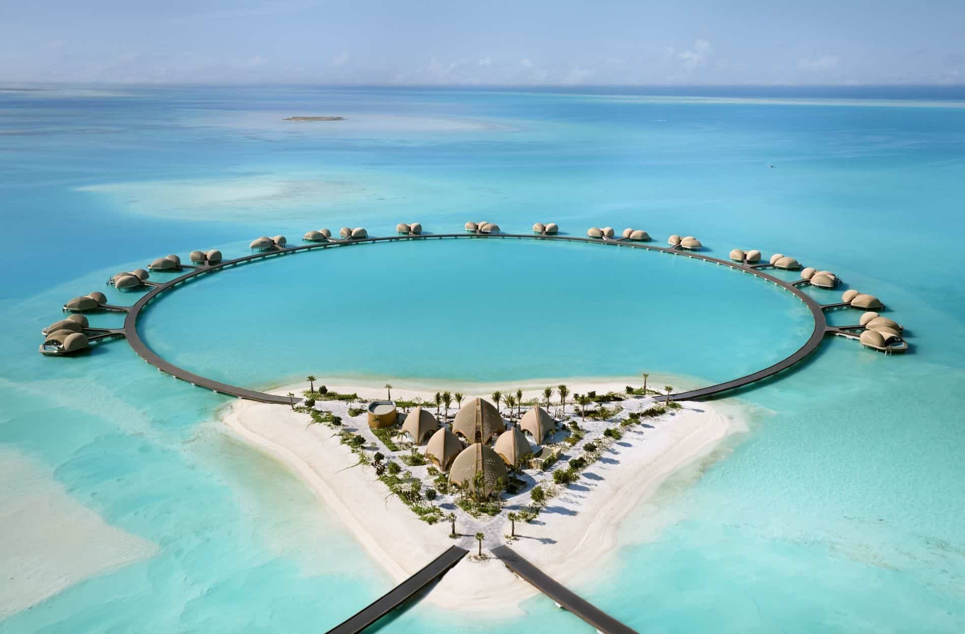 Das Privatinsel-Resort ist Teil der Inselgruppe Blue Hole an der Westküste des Königreichs. © Marriott International